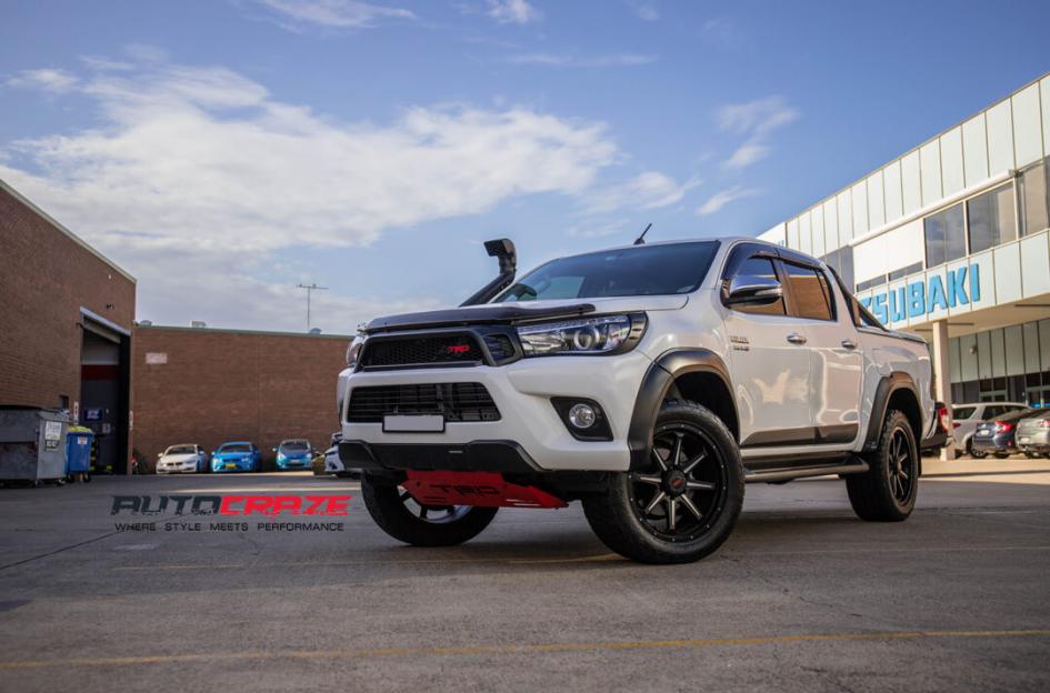 TOYOTA-HILUX-4WD-WARRIOR-MATTE-BLACK-POLISHED-SPOKE